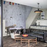 Award-winning On Thun- New *
