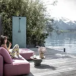 Award-winning On Thun- New 툰