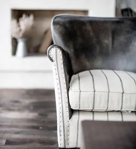 Award-winning On Thun- New Ferienhaus Thun