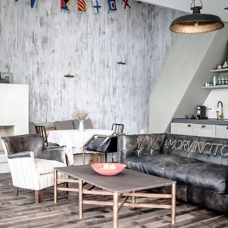 Award-winning On Thun- New *